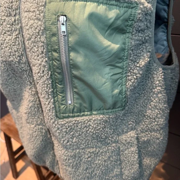 Magnolia Boutique Plush Sage Green Sherpa Zip Up Vest Cozy Layering Warm - Picture 4 of 9